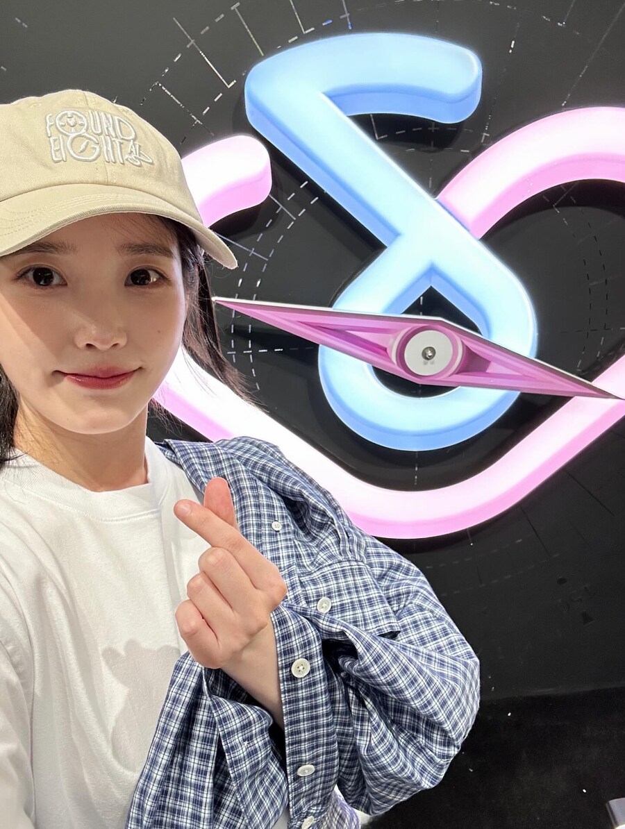 살오른 아이유, 잠옷 입은 민낯 셀카‥30대 안 믿기는 동안 종결자_5.jpg