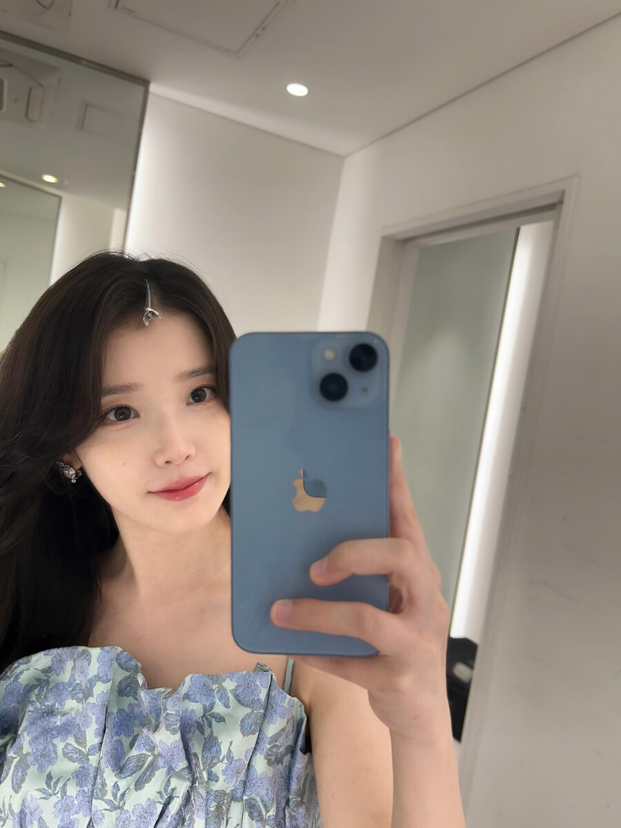 2025.10.01 아이유 인스타그램 사진 보정_2.jpg
