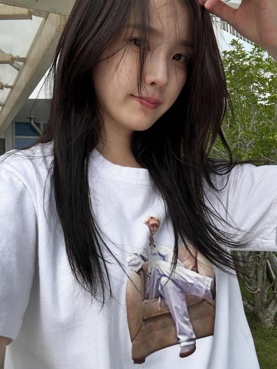 2025.10.01 아이유 인스타그램 사진 보정_8.jpg