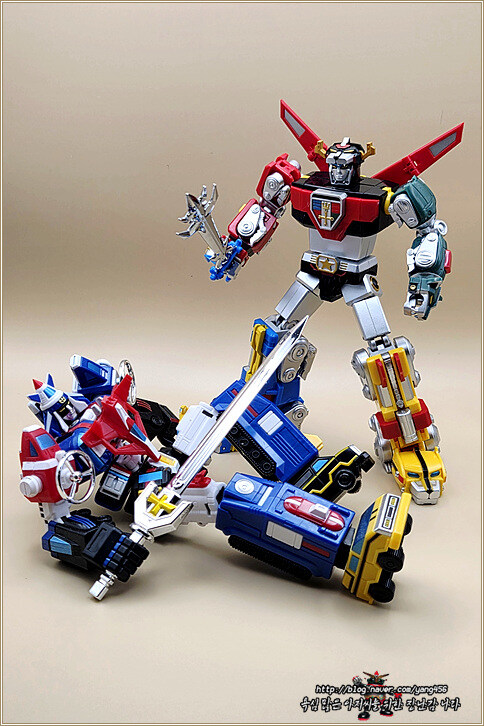 [미니액션] 같은 동네 출신 선후배였지만 해외 입양 후 형제가 되어버린_3.jpg