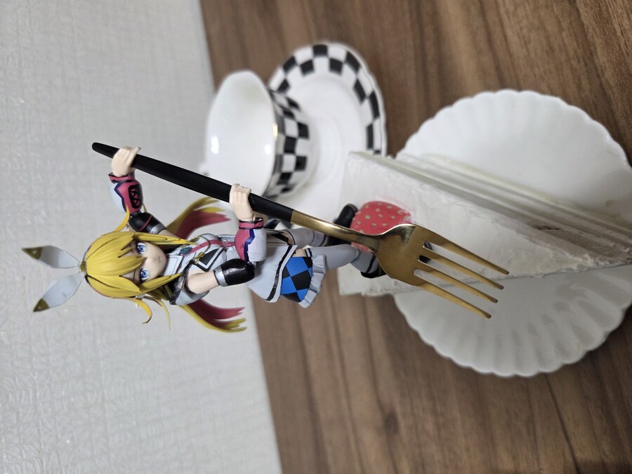 이상한 나라의 리노아_2.jpg