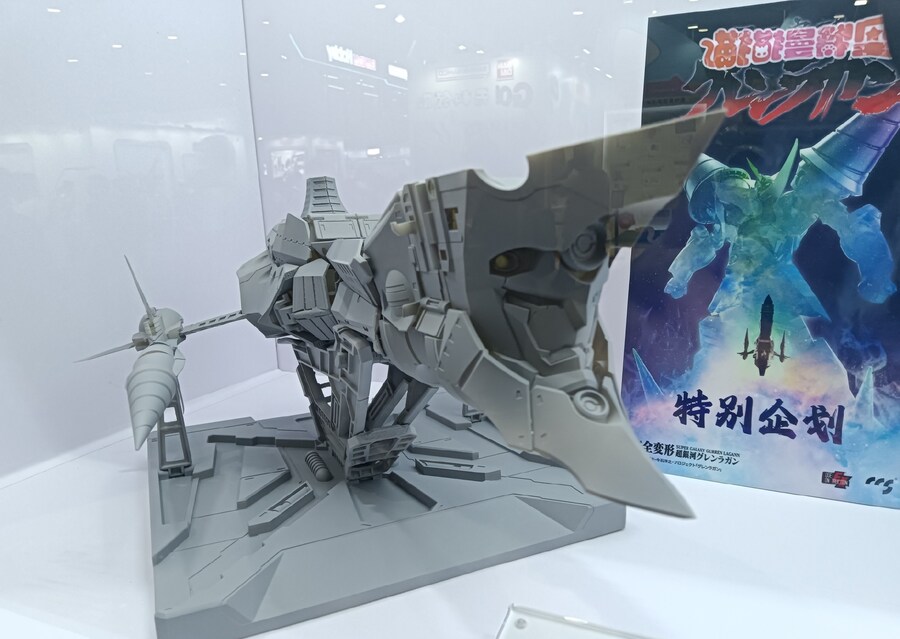 [CCS토이즈] 완전변형 초은하 그렌라간, 에바 2호기 2식 원형 전시_2.jpg