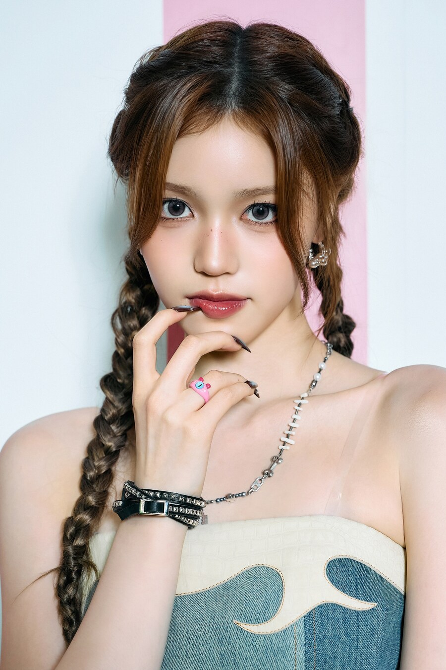[씬포토] 이즈나 두 번째 미니 앨범 'Not Just Pretty' 1_14.jpg