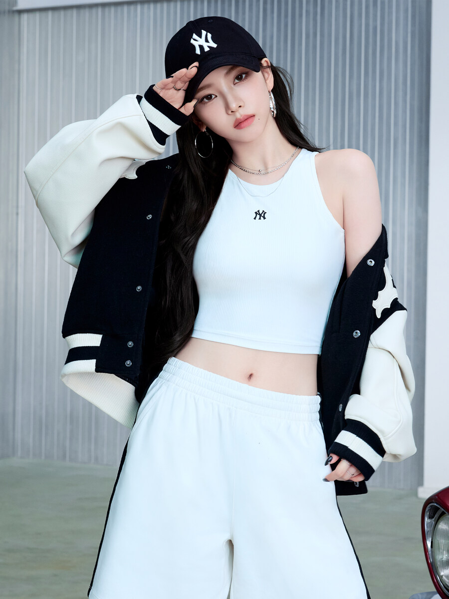 [에스파] 카리나 MLB 화보 비하인드 : 감사의 모자 돌리기 퍼포먼스🧢_12.jpg