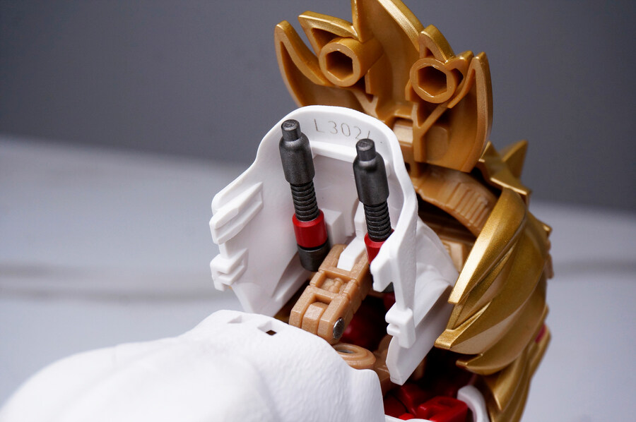 트랜스포머 40주년 셀렉션 라이오 콘보이_10.jpg