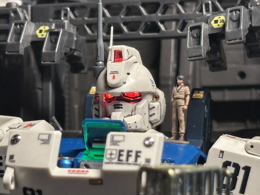 [MG] 건담MS 08소대 EZ-8에 led를_10.jpg