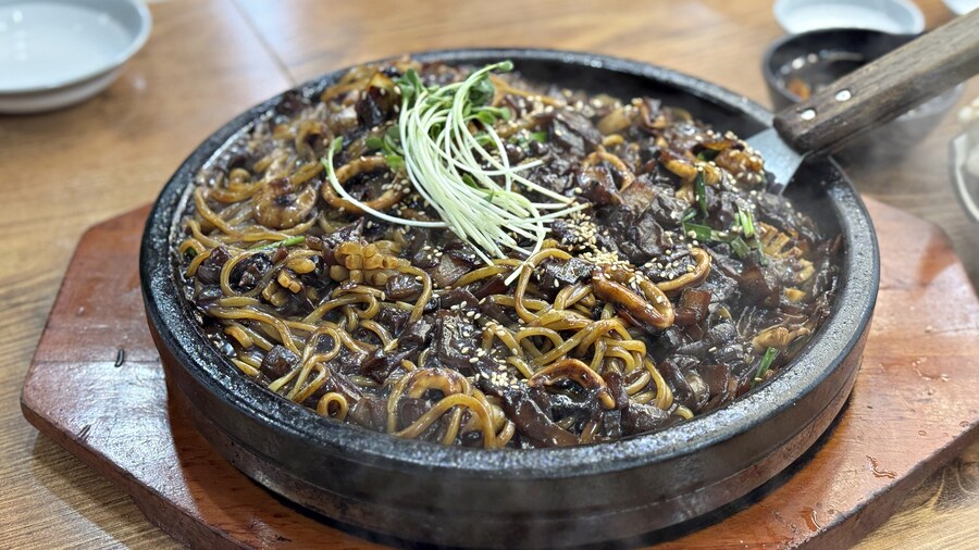 밖에서 밥 먹습니다 - 안산 화정동, 백년가돌판짜장&짬뽕_2.jpg