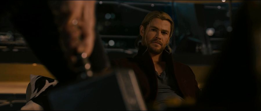 [MCU]묠니르에게 주문을 걸었던 오딘_5.jpg