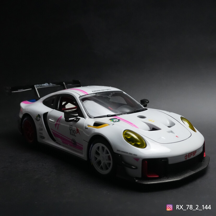 1:18 Porsche 911 GT2 RS Clubsport 25 연방군 커스텀_7.jpg