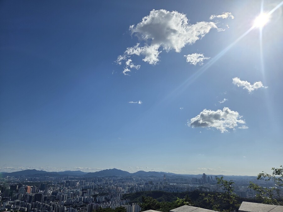 의외로 지금도 인왕산 정상에 있는 거_3.jpg