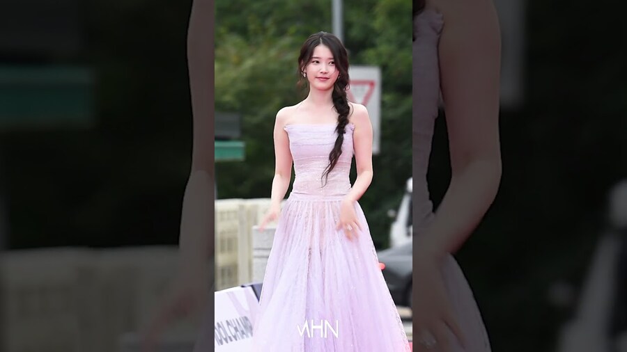 2025.10.02 서울드라마어워즈, 아이유 레전드 찍은날_1.jpg