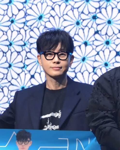 동안으로 유명하신 분들도 이제 슬슬 나이가 보이는데_1.jpg
