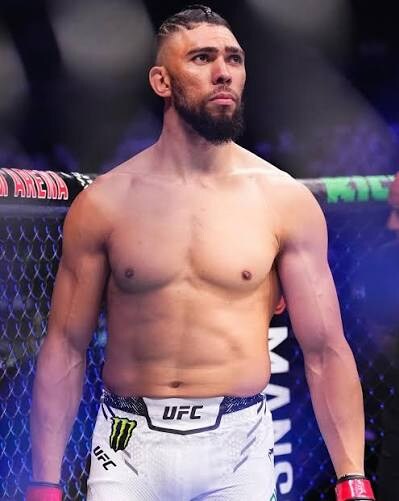 UFC) 멋진 기술을 따라해보고 싶었던 남자.GIF_1.jpg