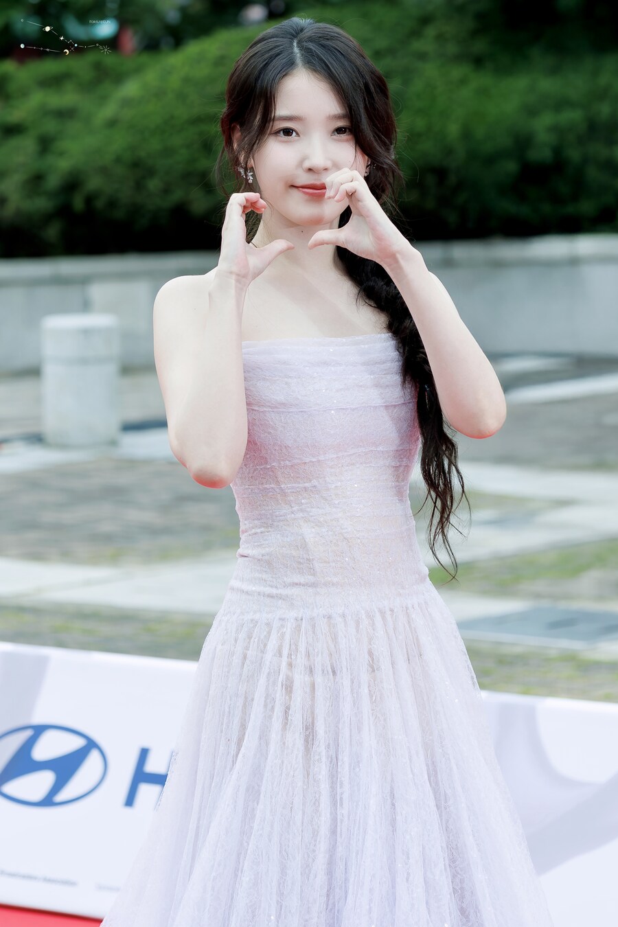 2025.10.02 서울드라마어워즈 아이유 레드카펫(땡촐이)_8.jpg