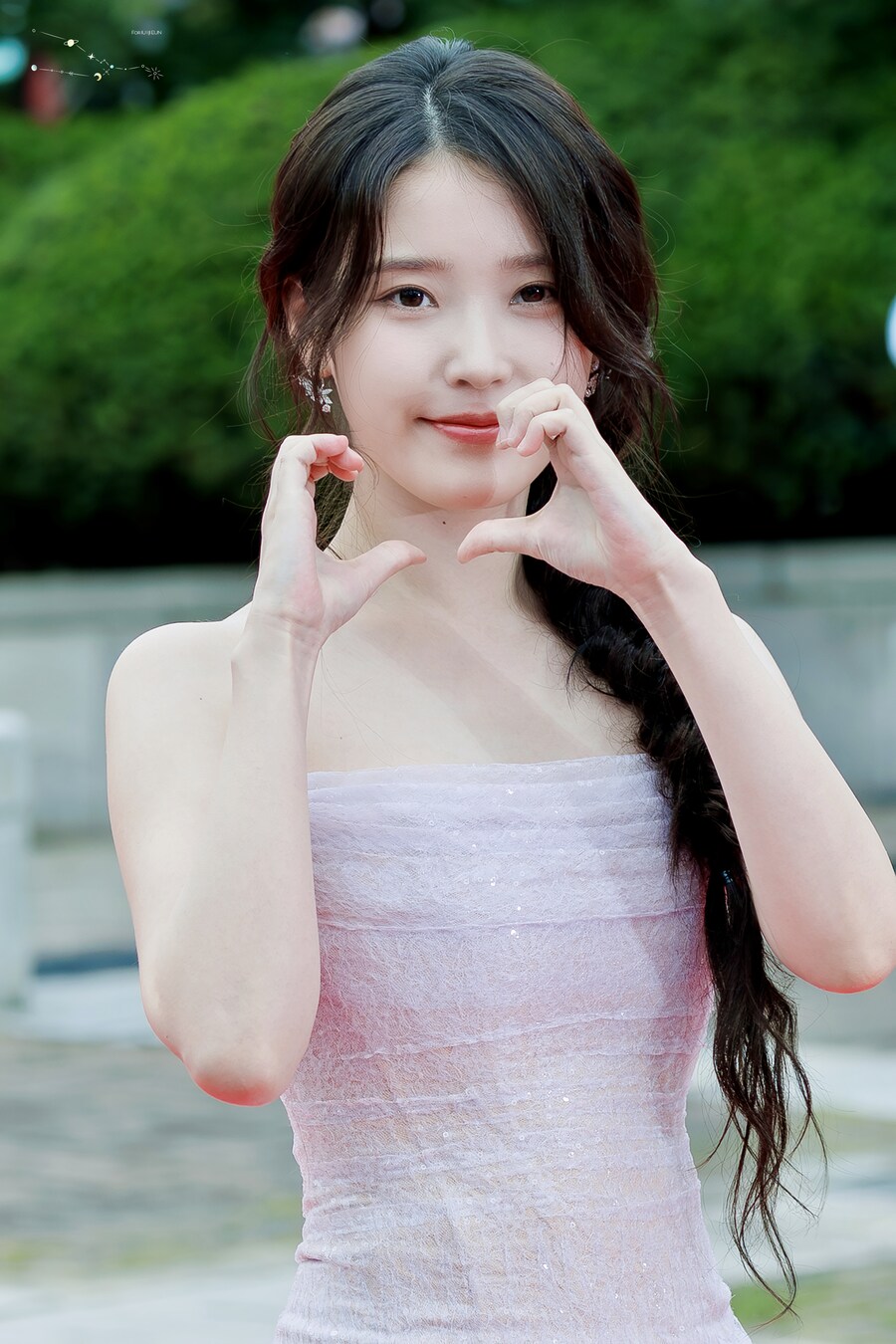 2025.10.02 서울드라마어워즈 아이유 레드카펫(땡촐이)_9.jpg