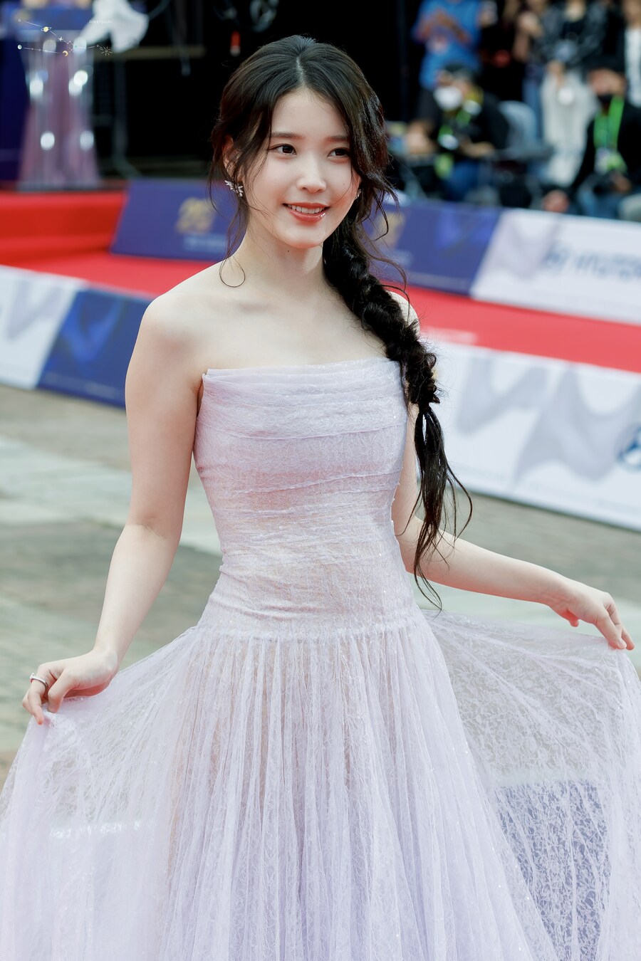 2025.10.02 서울드라마어워즈 아이유 레드카펫(땡촐이)_22.jpg