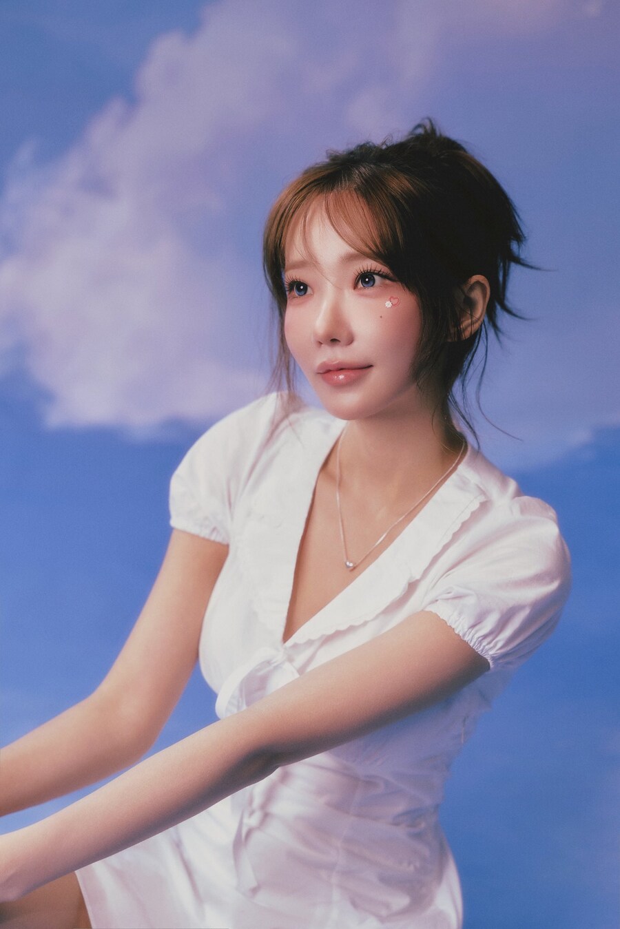 [컨셉포토] QWER 스페셜 LP [Beyond the Discord] 마젠타_1.jpg