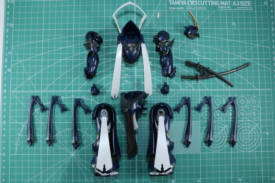 [굿 스마일] MODEROID 산죠 고로 뉴도 마사무네 조립 과정 사진_45.jpg