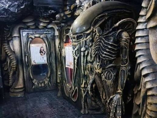 요즘사람들 한텐 자극이 센 세기말 감성_5.jpg