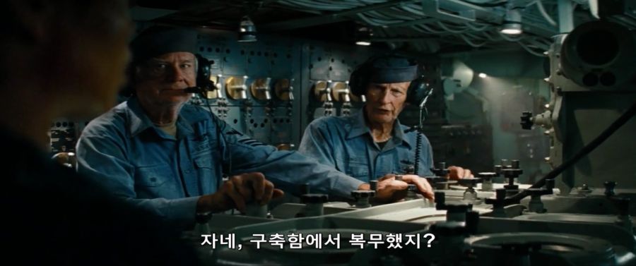 영화속 퇴역 군함선으로 외계인 함대를 박살내다_18.jpg