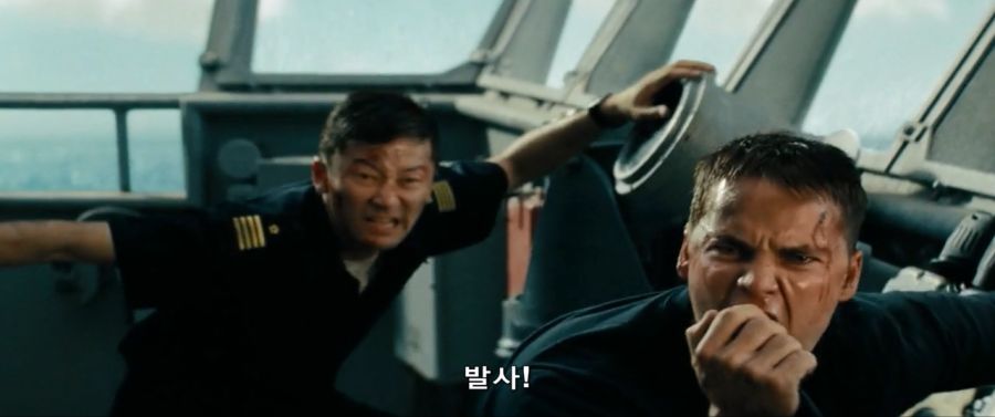 영화속 퇴역 군함선으로 외계인 함대를 박살내다_31.jpg