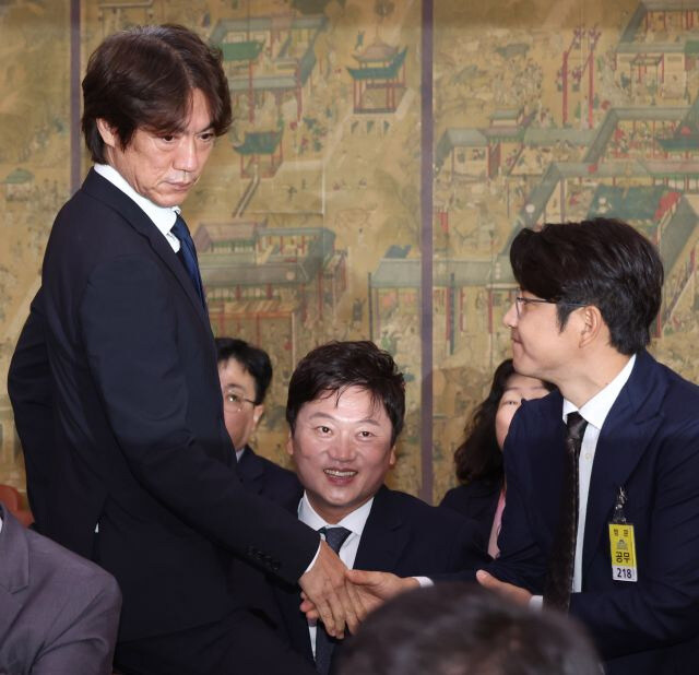 정치부 사진 기자들의 짬밥을 보여준 사건.jpg_2.jpg