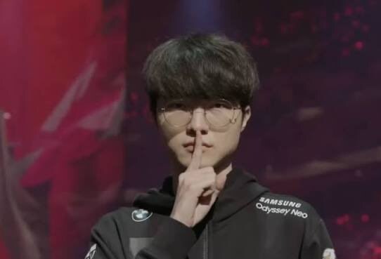 일본 애니 페이커 표절논란;;; 이거 빼박이네;;;_2.png