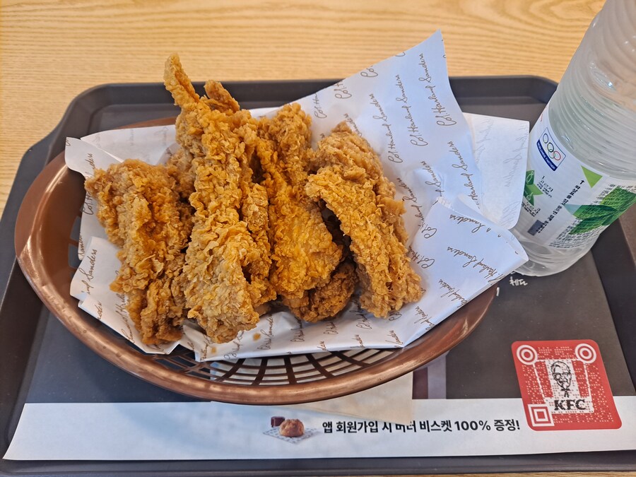 KFC 치킨올데이 핫크리스피 통다리_1.jpg