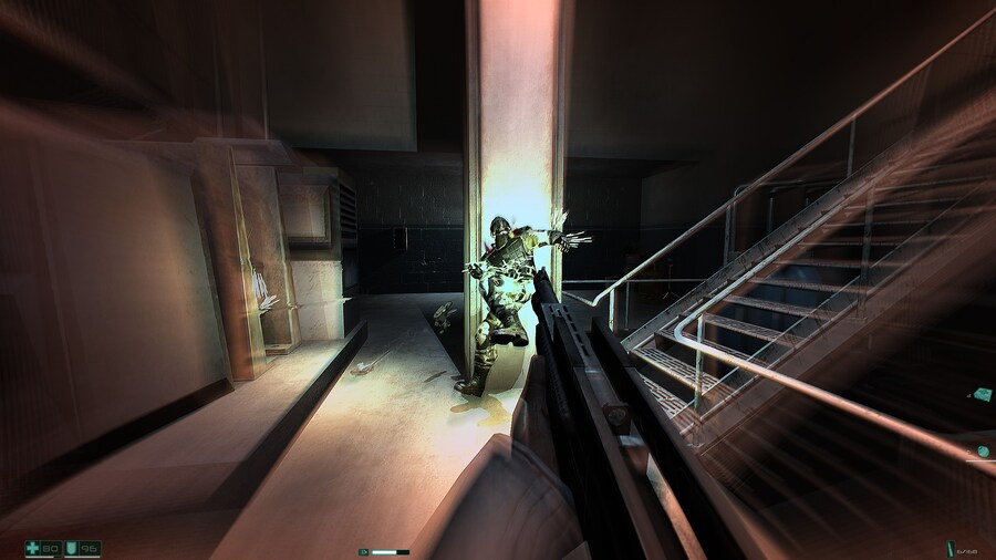 몇 년만에 해보는 F.E.A.R_2.jpg