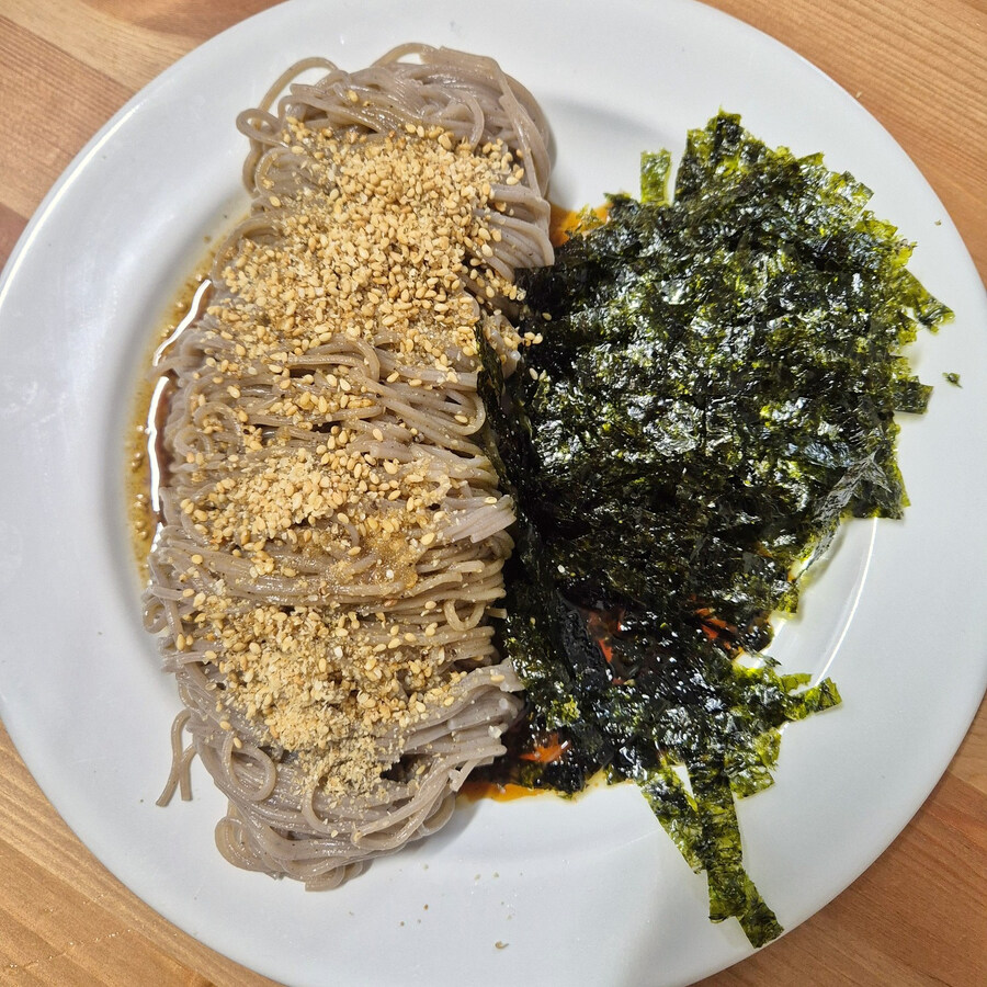 그러게... 들기름막국수는 무슨 맛이지...?_1.jpg