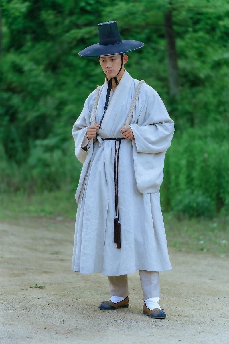 사극에 이 허리끈은 기능성인가 장식인가_3.jpg