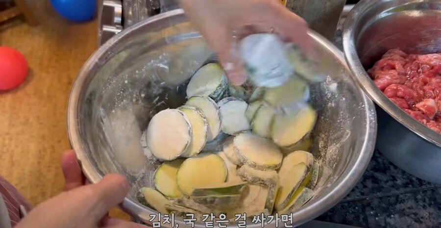 BTS 블랙핑크 케데헌 감독님에 감사하다는 해외교포.jpg_5.png