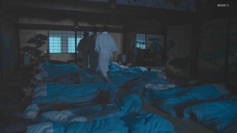 "여기에는 여자가 없으니까, 남자를 범하는거라고"_2.jpg
