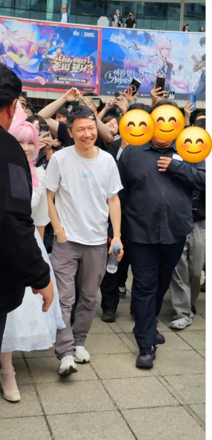 호요랜드) 류웨이가 한국에 남기고 간 짤 모음.mp4_10.jpg
