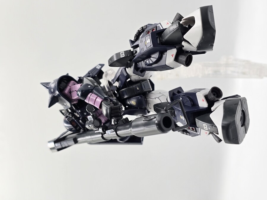 [RG] 고기동형 자쿠 검은삼연성_8.jpg