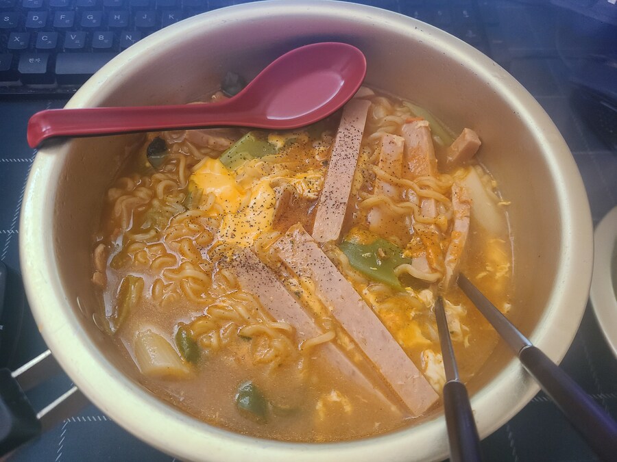 이 라면 맛있을거같다고 해주세요_1.jpg