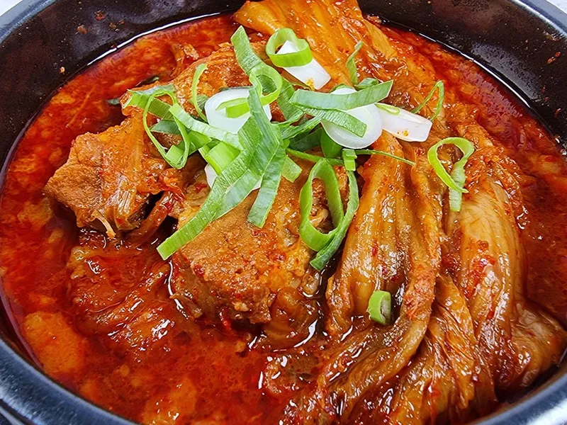 묵은지 돼지고기찜 vs 묵은지 고등어찜_1.webp