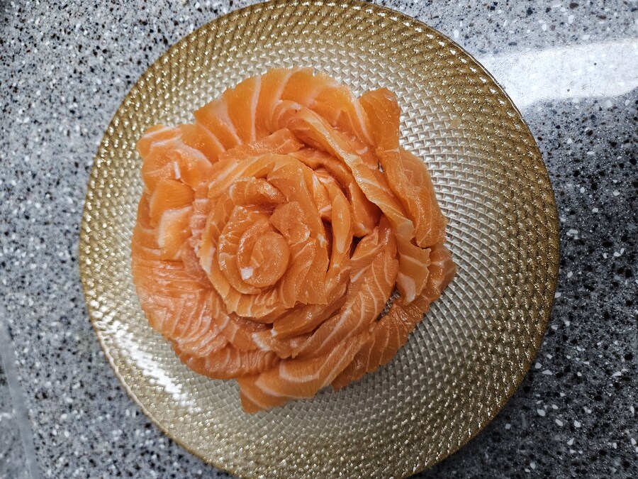 않이 연어회 먹고싶다니까_2.jpg