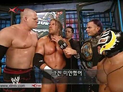 WWE) 아직 애티튜드의 잔재가 남았던 시절_2.png