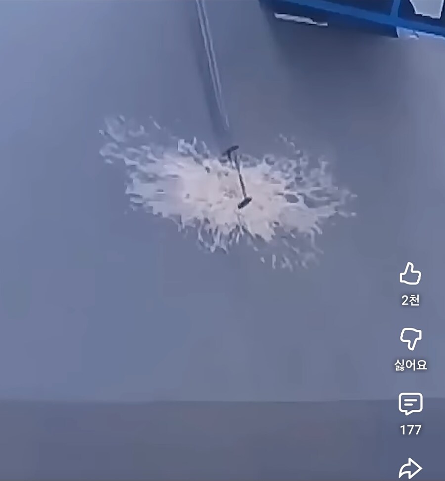 북한과 남한의 진수식 차이_1.jpg