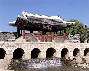 왠지 교복과 도복을 입고가야 할꺼같은 한국 관광지_1.jpg