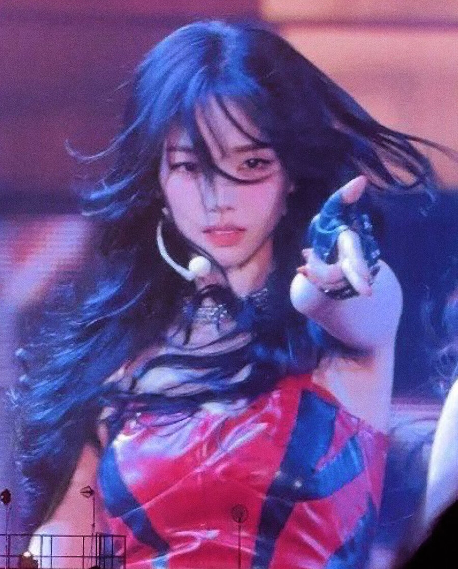 카리나 ai짤? 원본 추정 짤?_2.jpg