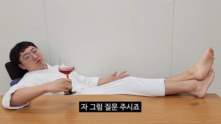 90만 구독자 기념 겸손인터뷰 진행한 충주맨_11.jpg