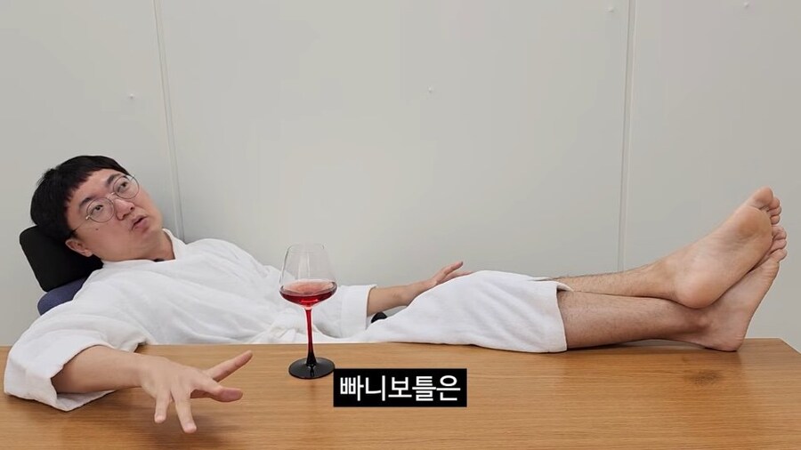 90만 구독자 기념 겸손인터뷰 진행한 충주맨_37.jpg