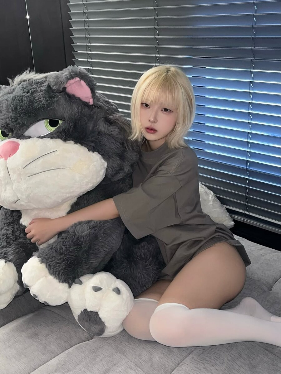 호불호 갈리는 허벅지 jpg_4.jpg