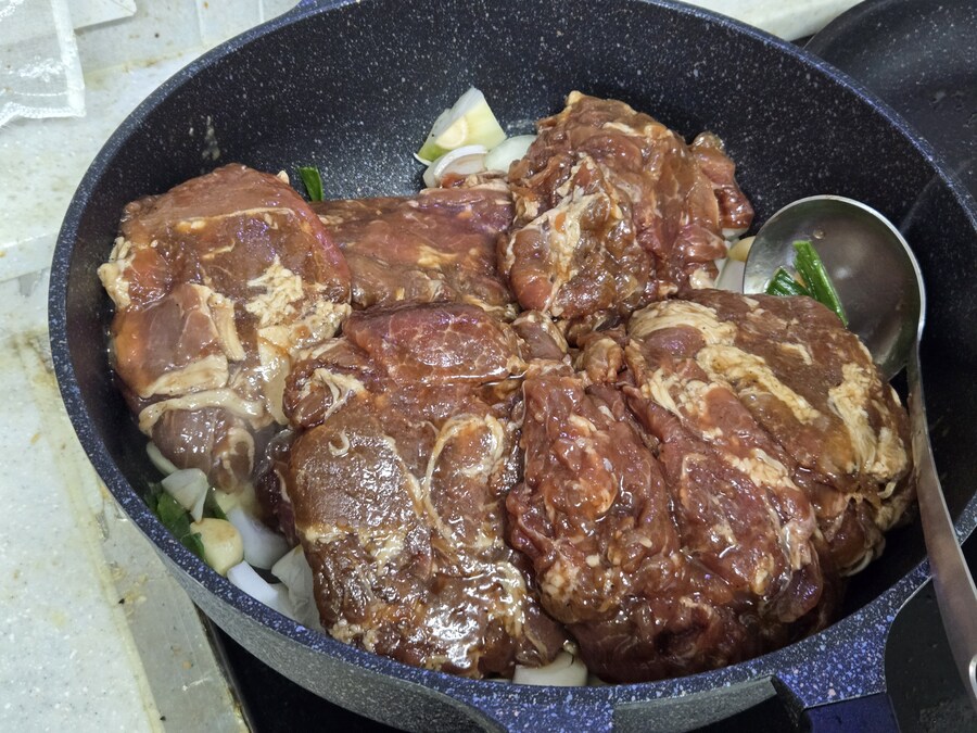 세상에 고기반찬을 한번에 3kg 만드는 사람이 어딨냐?ㅋㅋㅋㅋㅋ_1.jpg