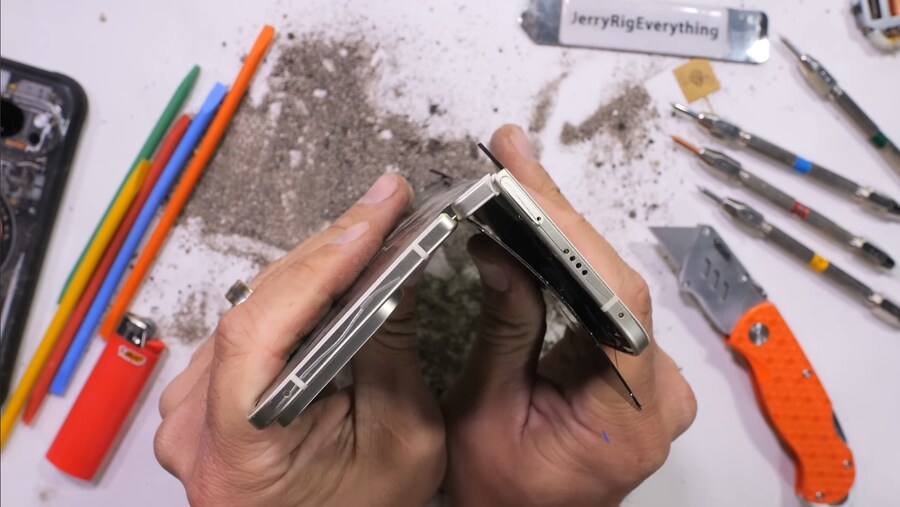 픽셀 10 프로폴드, 여전히 안테나 라인 내구성이 형편없어._3.png