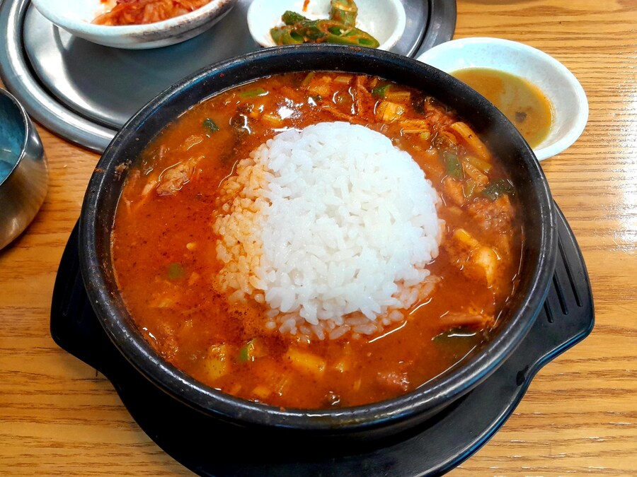 미식한 고독가도 다녀간 감자탕집_7.jpg