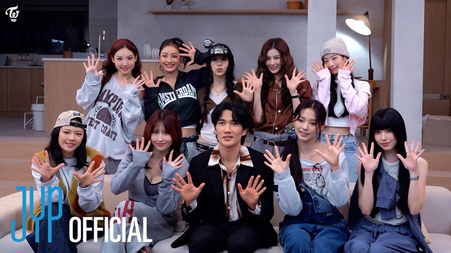 [트와이스] TWICE “ME+YOU” MV 비하인드_1.jpg