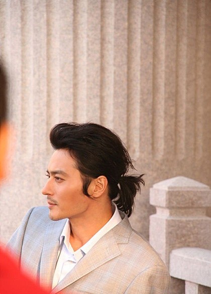 리즈시절 증명사진만 찍어도 존잘이 뚫고 나오는 배우.jpg_1.jpg